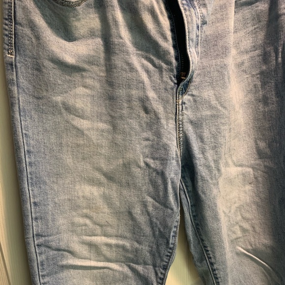 Levi’s Mom Jeans - Picture 3 of 10